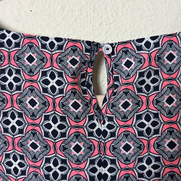 J. Crew Pink and Navy Diamond Pattern Blouse - Size XS - Picture 4 of 9